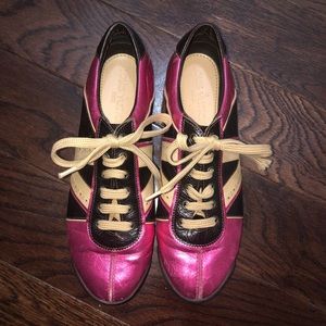 Louis Vuitton Authentic sneakers size 39